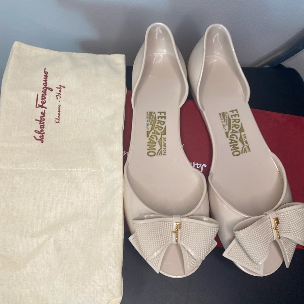 Pre-Owned Salvatore Ferragamo jelly sandals size 8
